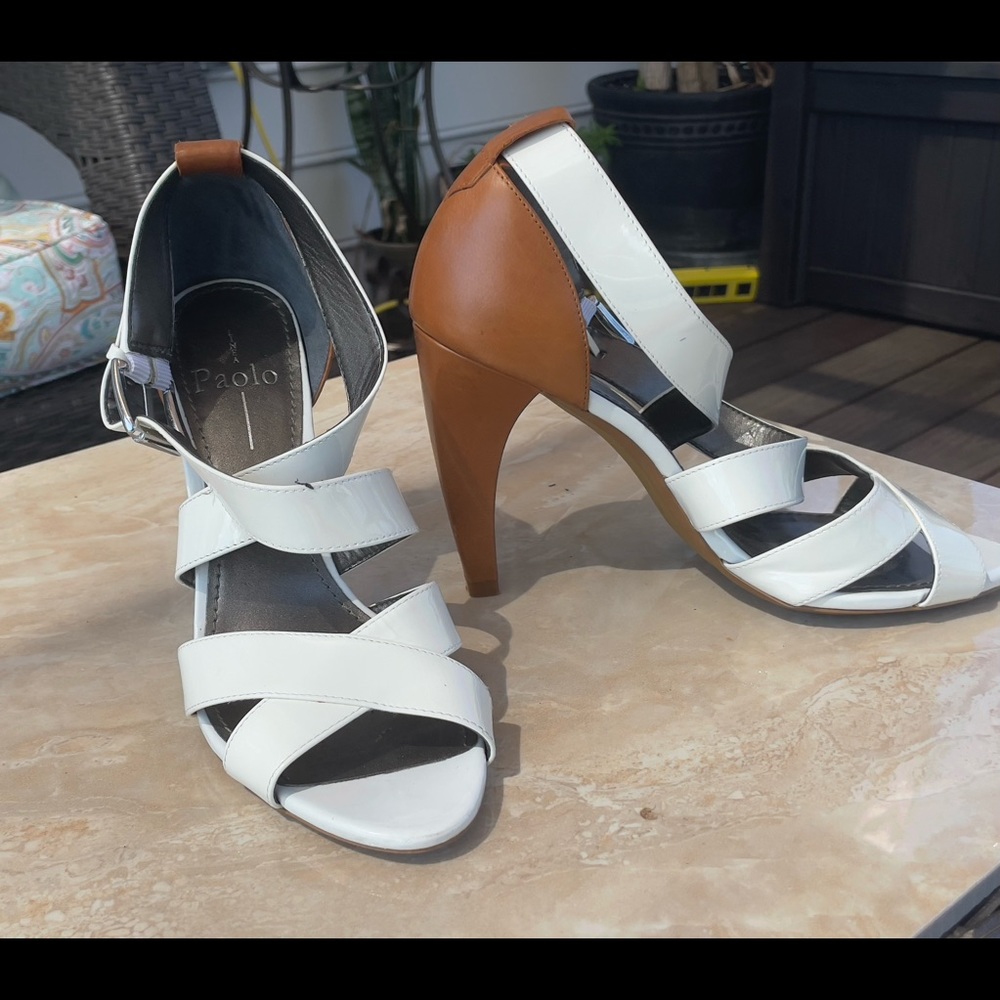 LINEA PAOLO Women's 8M Strappy sandals